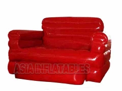 Kırmızı renk şişme kanepe